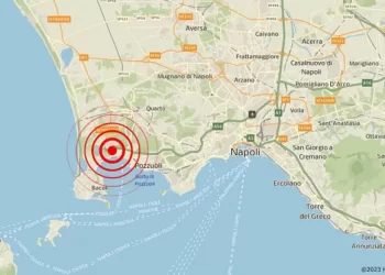 Tërmeti “shkund” Napolin, njerëzit dalin në rrugë