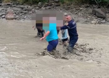 Reshjet e mëdha: shpëtohen 23 turistë të huaj në Shqipëri!