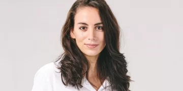Shqiptarja bëhet figura kryesore në botën e inteligjencës artificiale