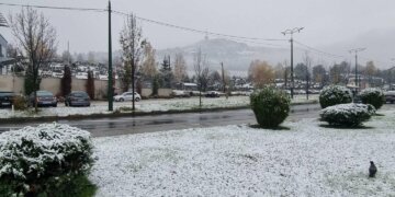 Bora zbardh Sarajevën