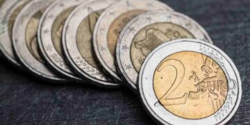 Çfarë të bëni nëse bizneset nuk ua pranojnë 2 euro origjinal?