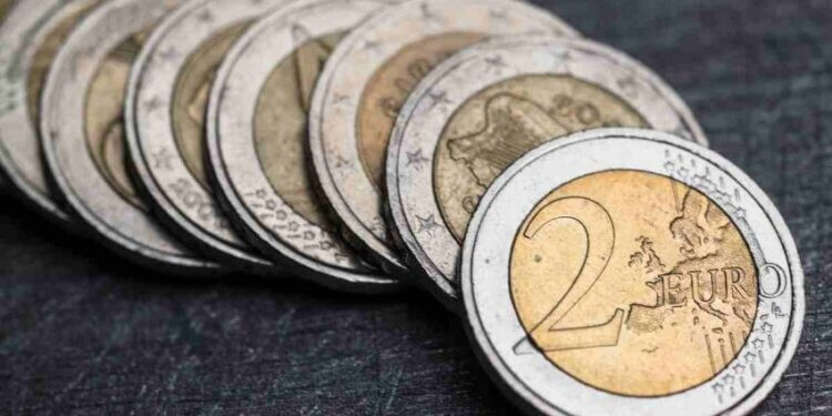 Çfarë të bëni nëse bizneset nuk ua pranojnë 2 euro origjinal?