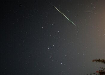 “Geminid” arrin pikun, mbi 150 meteorë mund të “bien” nga qielli!