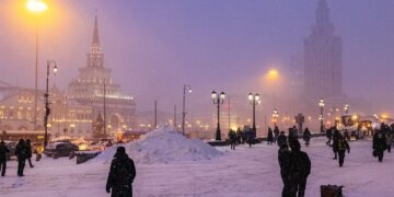Moska përballet me një sasi rekord bore, ndërsa në qytetin më të ftohtë të botës temperatura zbresin në minus 56 gradë