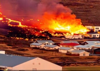 Pamje dramatike në Islandë, llava e vullkanit merr përpara shtëpitë