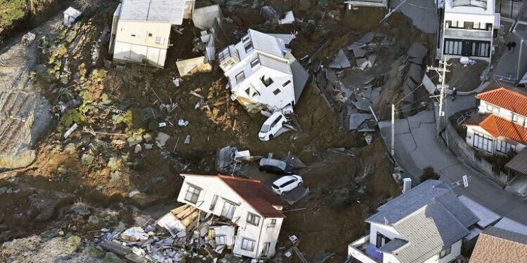 Pamje të tjera tronditëse pas tërmetit në Japoni