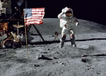 Misioni i zbarkimit të astronautëve në Hënë shtyhet për vitin 2026