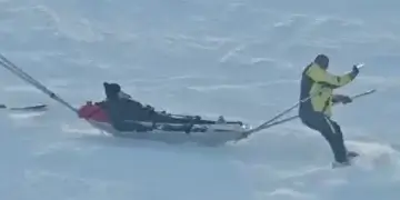 Qytetari në Brezovicë thyen këmbën, momenti kur intervenon ekipi i shpëtimit