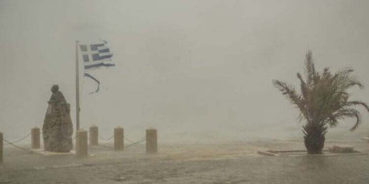 Tornado godet ishullin Rodos të Greqisë – vijnë detajet dhe pamjet nga atje