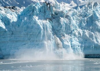 Shkencëtarë studiuan një bërthamë akulli në Antarktikë dhe u alarmuan se çfarë gjetën