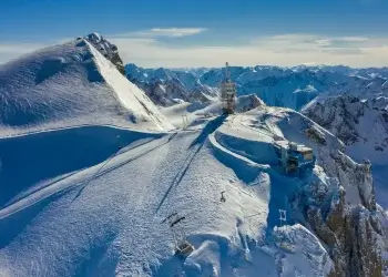 Gjenden trupat e pesë skiatorëve të vdekur në Alpet zvicerane