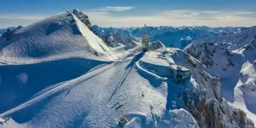 Gjenden trupat e pesë skiatorëve të vdekur në Alpet zvicerane