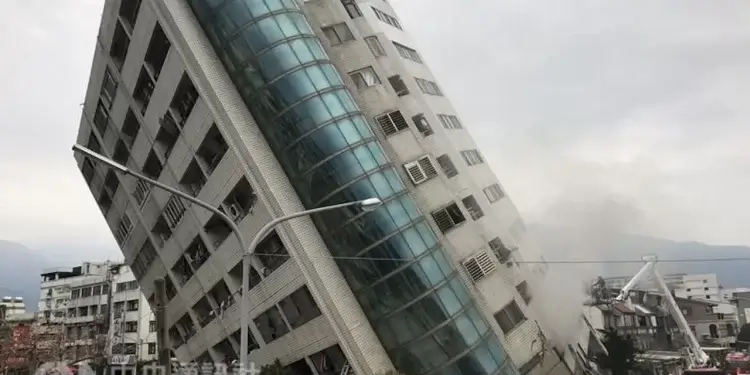 Dalin pamjet nga tërmeti i fuqishëm në Tajvan