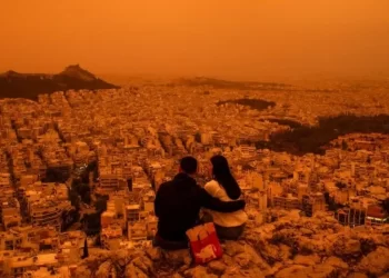 Pluhuri saharian mbulon Greqinë