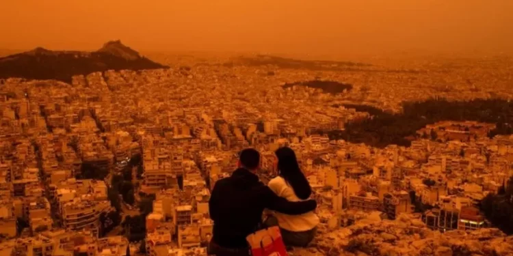 Pluhuri saharian mbulon Greqinë