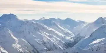 Vdesin tre skiatorë nga një ortek në Austri