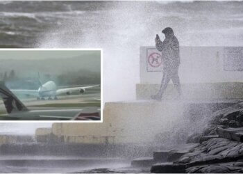 Një aeroplan ‘vetëm preku pistën’ dhe u ngrit në qiell: Mijëra njerëz pa rrymë, dhjetëra fluturime të anuluara pasi një stuhi goditi Britaninë e Madhe