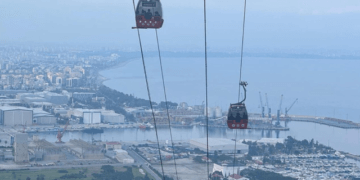Rrëzohet teleferiku në Antalia gjatë natës, 1 i vdekur dhe 184 të persona të bllokuar në ajër