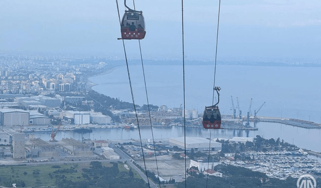 Rrëzohet teleferiku në Antalia gjatë natës, 1 i vdekur dhe 184 të persona të bllokuar në ajër
