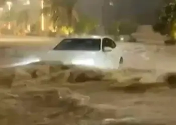 Përmbytje në Arabinë Saudite, mbyllen disa shkolla, bllokohen rrugët