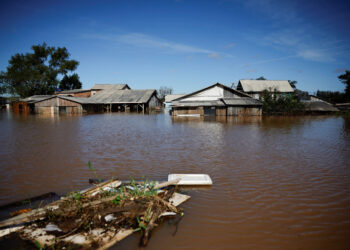 Një në tetë evropianë jeton në një zonë të rrezikuar nga përmbytjet ekstreme