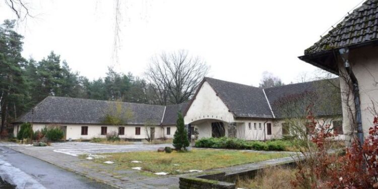 Gjermania po e jep falas këtë vilë gjigante, por ka një problem: Sapo përmendet ish-pronari, askush nuk e dëshiron