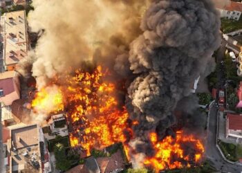 PAMJE: Zjarr i madh përfshin Shkodrën