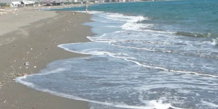 Mbytet një person në plazhin e Velipojës