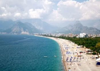 Temperatura shumë të larta në Antalya të Turqisë