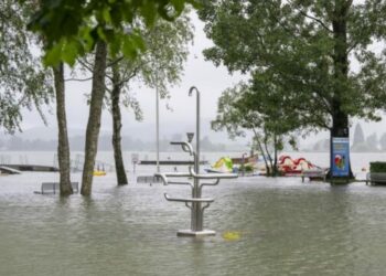 Qeveria federale paralajmëron stuhi të forta në të gjithë Zvicrën