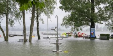Qeveria federale paralajmëron stuhi të forta në të gjithë Zvicrën