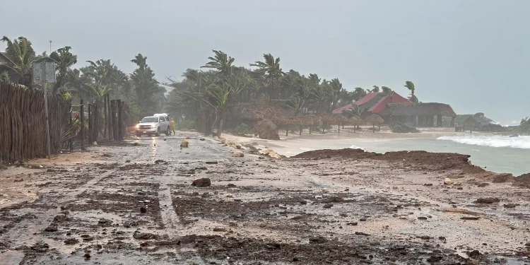 Uragani arriti në Meksikë – publikohen pamjet e shkatërrimeve që shkaktoi Beryl