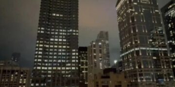 Një stuhi e fortë goditi SHBA-në, momenti kur sirenat bien në Chicago