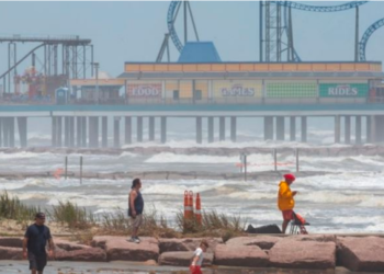 Shteti amerikan përgatitet për uraganin Berryl, evakuime dhe ndërprerje të energjisë