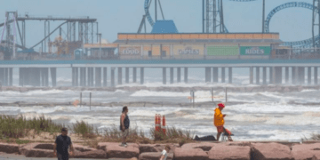 Shteti amerikan përgatitet për uraganin Berryl, evakuime dhe ndërprerje të energjisë