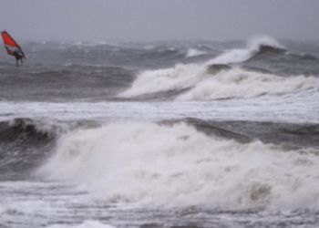 Shtetet baltike goditen nga stuhi të fuqishme, një person humb jetën
