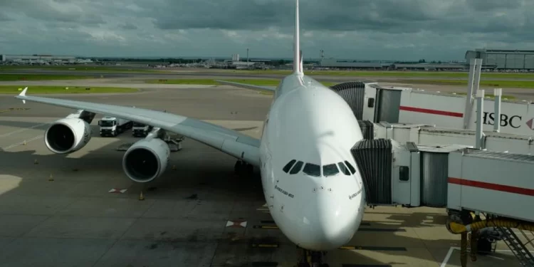 Ndërprerje masive e internetit në mbarë botën: Janë goditur linjat ajrore, mediat dhe bankat