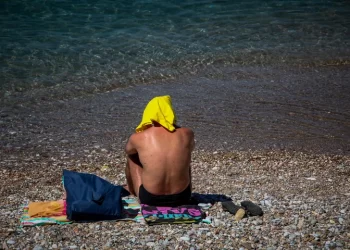 48 orët e të nxehtit të madh në Greqi