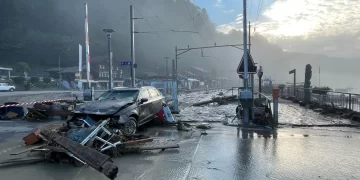 Stuhi të forta në disa pjesë të Zvicrës, bllokohen turistët