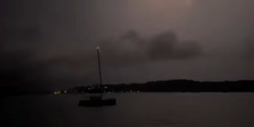 Stuhi me erëra të forta e vetëtima në Kroaci