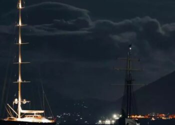 Filmohen momentet e fundit të jahtit të manjatit britanik në Itali, u fundos brenda 60 sekondave