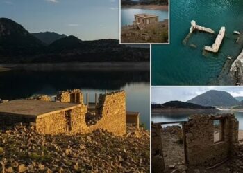 Thatësira në Greqi, pas 30 vitesh rishfaqet fshati në një liqen artificial