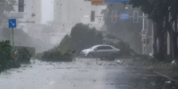 Tajfuni Yagi vazhdon të shkatërrojë Vietnamin duke lënë rreth 200 të vdekur