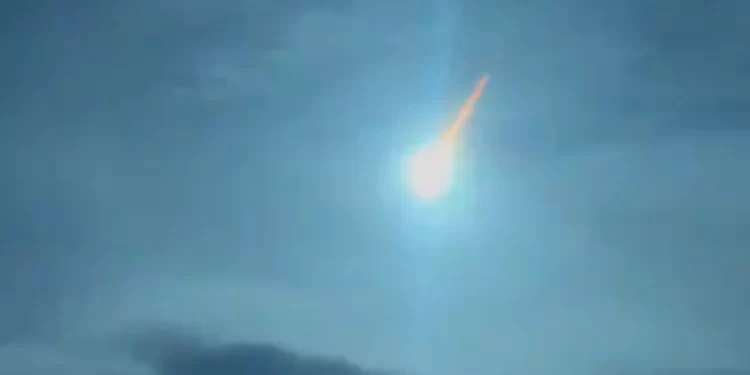 Shfaqje e jashtëzakonshme astronomike: Asteroidi i zbuluar disa orë para se të godiste Tokën përplaset në Filipine