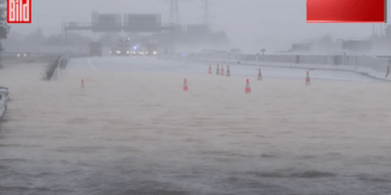 Stuhitë përmbysin autostradën kryesore në Vjenë, shpallet Gjendje Emergjence