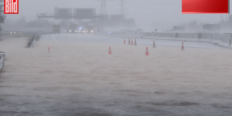 Stuhitë përmbysin autostradën kryesore në Vjenë, shpallet Gjendje Emergjence