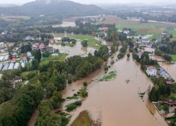 Evropa Qendrore përballet me përmbytje të mëdha, evakuohen mbi 50 mijë familje vetëm në Çeki