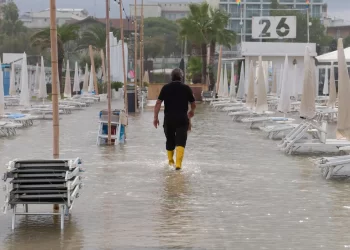 Italia veriore nën ujë nga stuhia Boris, evakuohen mijëra njerëz, mbyllen edhe shkollat