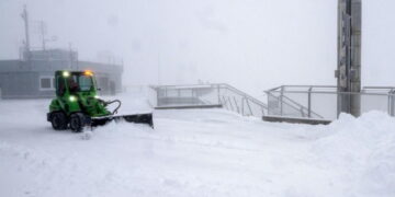 Zbardhet maja më e lartë në Gjermani, paralajmërohet më shumë borë