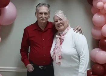 Uragani Helene – Gjyshërit e vdekur u gjetën të përqafuar!